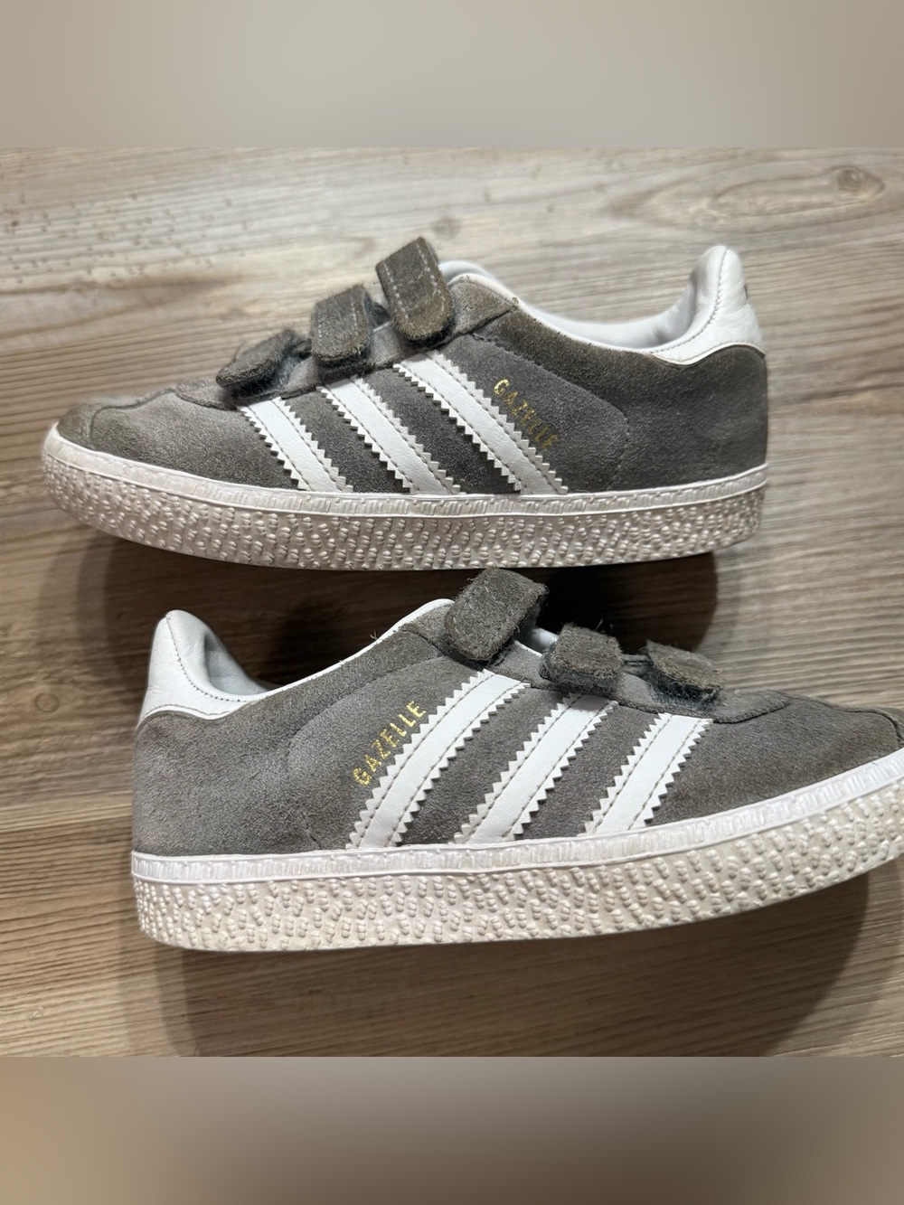 adidas Kids Gazelle Suede Sneakers - Gray/White
